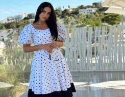   مصر اليوم - النجمات يعِدن نقشة البولكا دوت إلى الواجهة بأسلوب أنيق