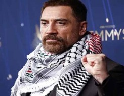   مصر اليوم - الكوفية الفلسطينية تروي حكاية وطن على منصات الموضة حول العالم