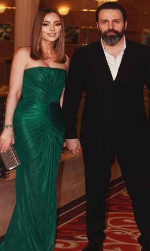   مصر اليوم - وفاء الكيلاني وتيم حسن يخطفان الأنظار في الموريكس دور وأناقة لافتة للثنائيات