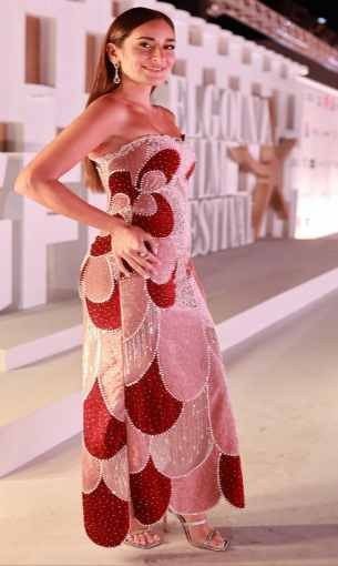   مصر اليوم - إطلالات نجمات الوطن العربي تدعم التوعية بسرطان الثدي