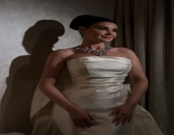   مصر اليوم - الرقة والأناقة ترافق العروس آروى جودة في يومها الكبير