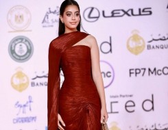   مصر اليوم - صيحة الكمّ الكاب تعود بقوّة وأناقة النجمات تؤكّد حضورها هذا الموسم