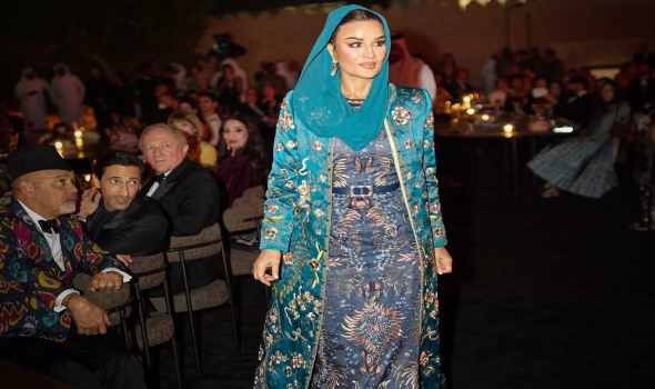   مصر اليوم - الشيخة موزا تتألق بإطلالة تجمع الفخامة الشرقية باللمسات العصرية