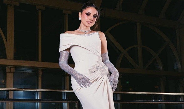 أضيفي لمسة القفازات لإطلالاتك على خطى النجمة درة