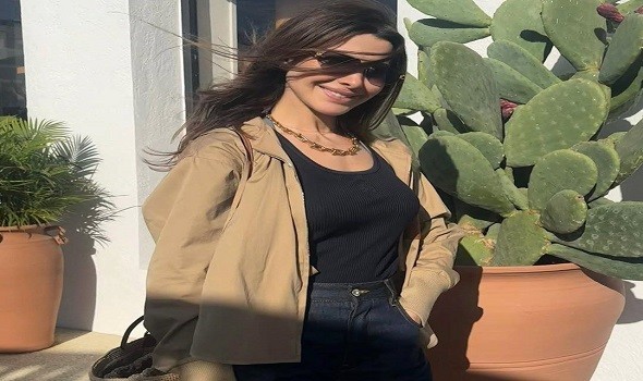 نانسي عجرم تتألق بصيحة الجمبسوت الشورت