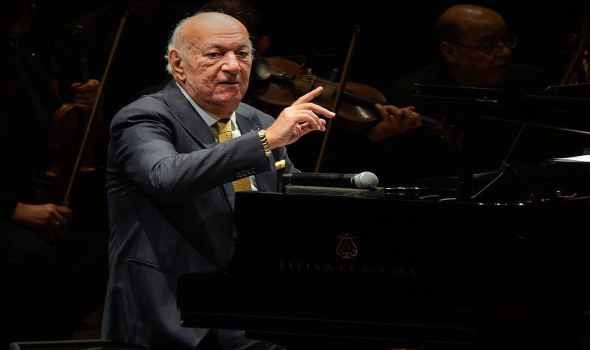   مصر اليوم - الموسيقار عمر خيرت يُكرَّم في افتتاح مهرجان الأوبرا العربية بالدوحة