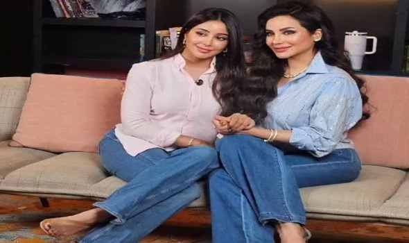   مصر اليوم - الأزرق يوحّد إطلالات لجين وأسيل عمران في سهرة راقية تجسّد قوة الروابط بين الشقيقتين