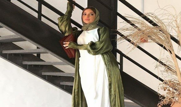   مصر اليوم - عبايات عصرية مستوحاة من أسلوب مدونات الموضة الإماراتيات