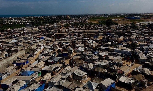   مصر اليوم - تلامذة غزة يستأنفون الدراسة تحت الخيام وسط الدمار