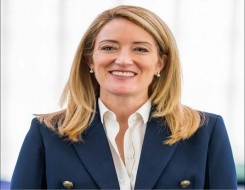 مصر اليوم - الاتحاد الأوروبي يحظر دخول ممثلي الحكومة الإيرانية إلى مباني البرلمان وطهران تؤكد استعدادها للحرب وللمفاوضات