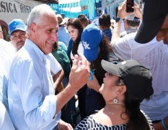   مصر اليوم - نصري عصفورة الفلسطيني الأصل رئيسا لهندوراس و ترامب يرَحب بفوزه