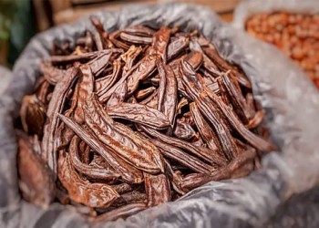   مصر اليوم - مهلبية الخروب الطبيعية طعم غني وقوام خفيف