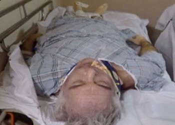   مصر اليوم - جيفري إبستين يلقي باللوم على الملك تشارلز في تنحي الأمير أندرو