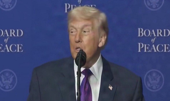   مصر اليوم - شيوخ فلوريدا يقر تسمية مطار بالم بيتش الدولي باسم ترامب رغم المعارضة الديمقراطية