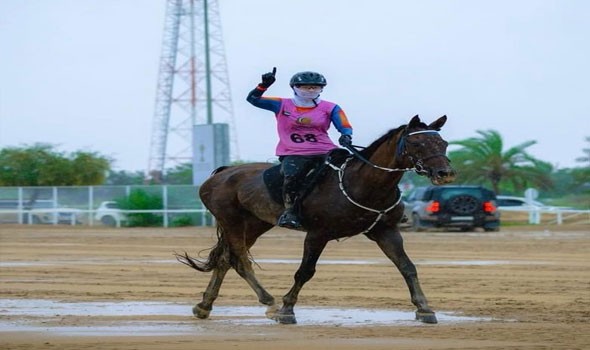   مصر اليوم - سارة محمد تتوج بلقب السيدات في كأس ولي عهد دبي للقدرة