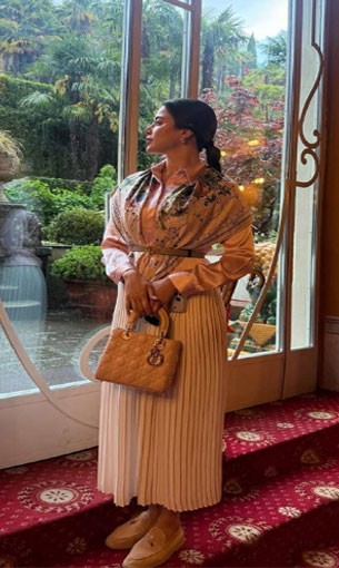   مصر اليوم - يارا السكري تتألق بإطلالات كلاسيكية راقية