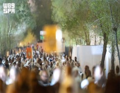   مصر اليوم - الحجاج يتوافدون إلى عرفات لأداء ركن الحج الأعظم وسط إجراءات مكثفة لمواجهة الحرارة