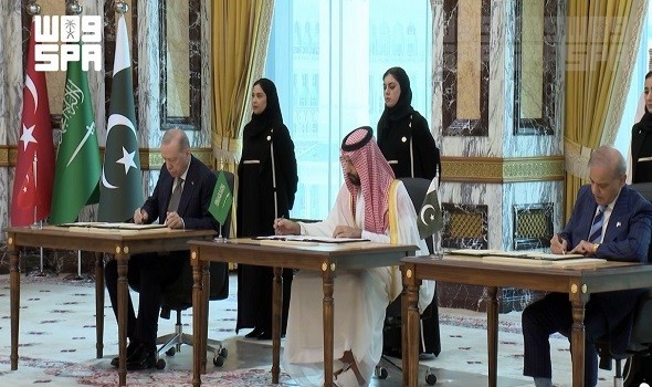   مصر اليوم - اتفاقية للدفاع المشترك توقَع  في مكة تجمع السعودية وتركيا وباكستان،  وتعرض أي دولة للعدوان إعتداء على الدول الثلاثة