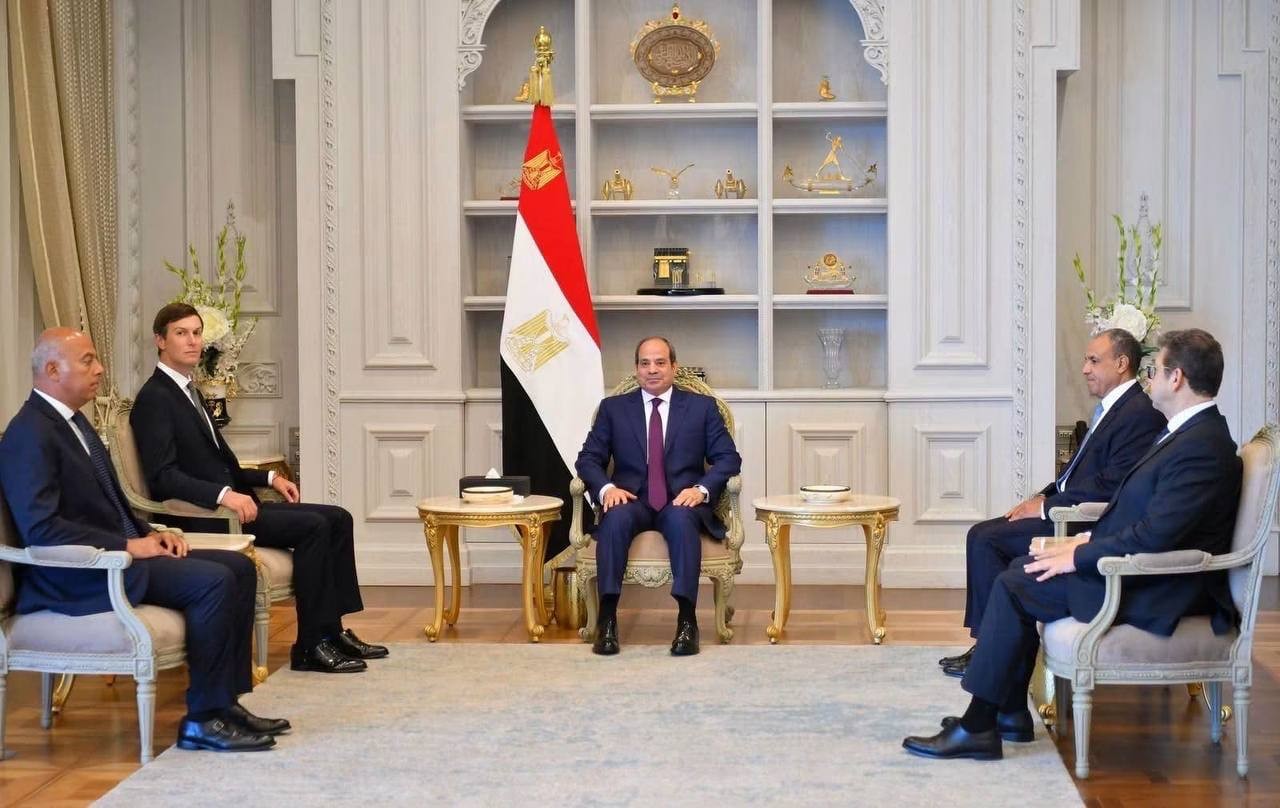 مصر اليوم - السيسي يستقبل كوشنير صهر ترامب في العلمين